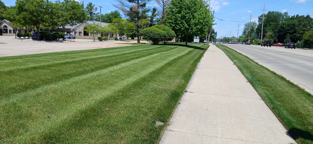 Greater Lansing MI Commercial Landscaping Company